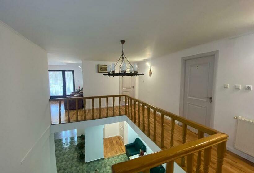 پانسیون Casa Laur