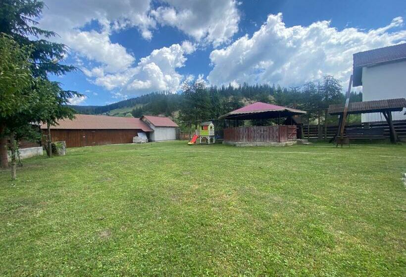 פנסיון Casa Laur