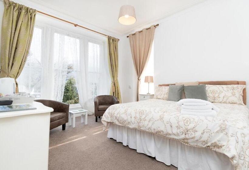 פנסיון Dolafon Guest House
