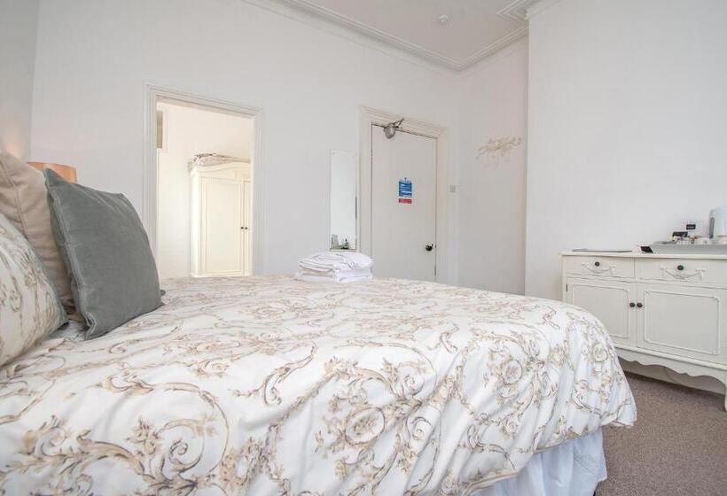 פנסיון Dolafon Guest House