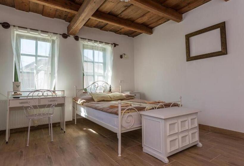 ペンション Gádoros Vendégház