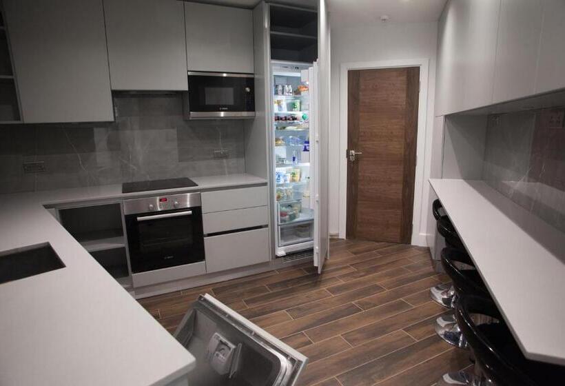 Пансион Goldbeaters House