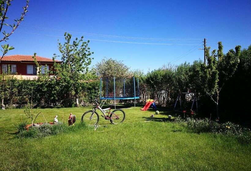 Пансион Guest House Ezerets