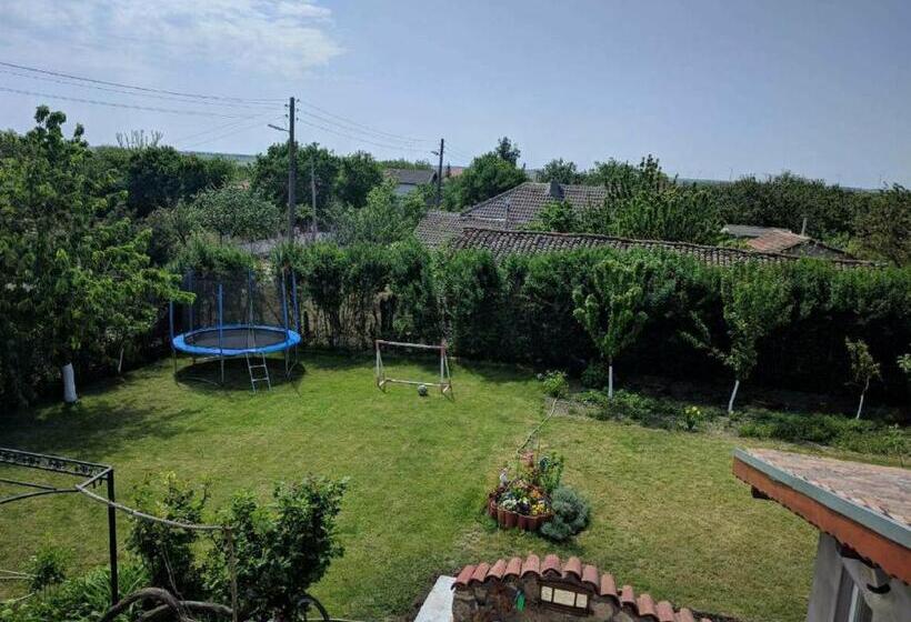 Пансион Guest House Ezerets