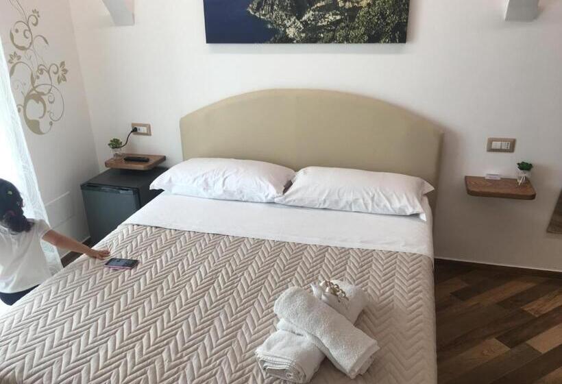 بنسيون Il Covo Degli Dei