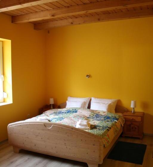 ペンション Kedvenc Vendégház