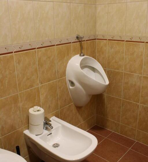 ペンション Kedvenc Vendégház