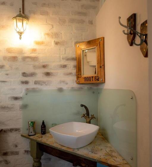 膳宿费 Over Karoo Inn