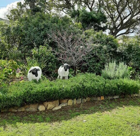 膳宿费 Over Karoo Inn