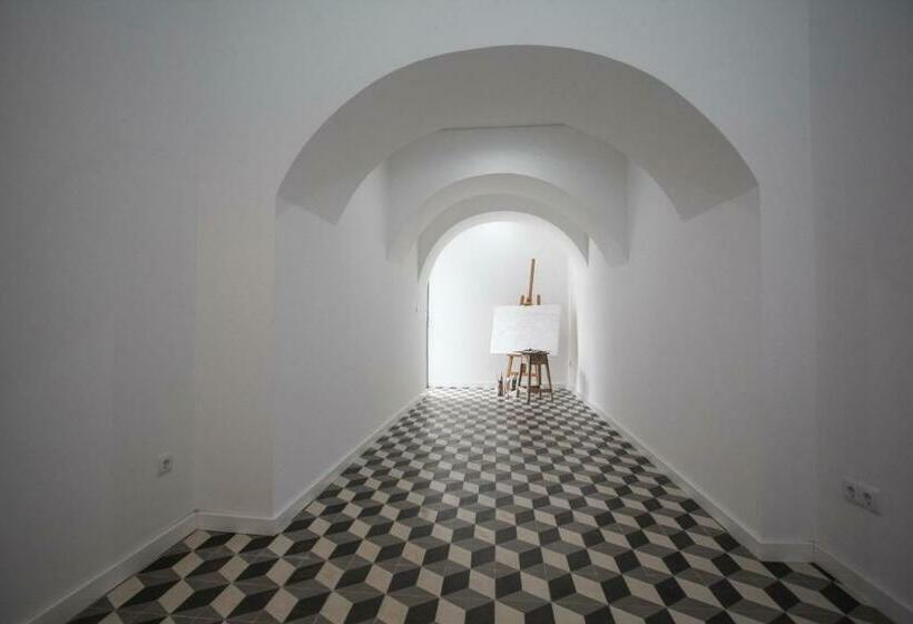 Пансион Place Of Moments Urban Suites