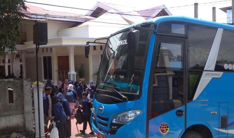 پانسیون Pondok Simpang Tiga