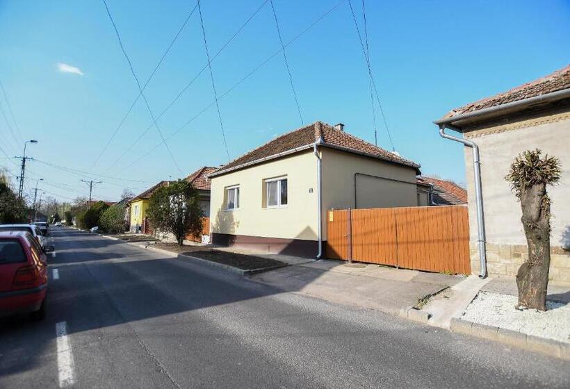 פנסיון Rózsa Vendégház