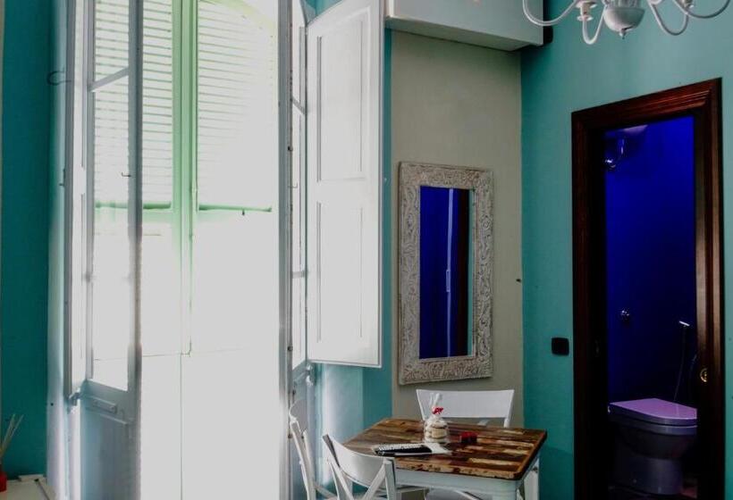 بنسيون Sofia Family Suites