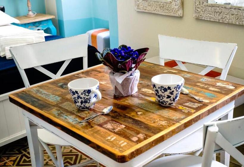 بنسيون Sofia Family Suites