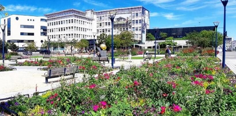 Coeur De Ville , 70m2 , 2 Chambres