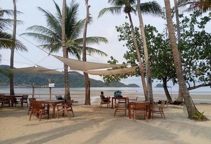 Курорт Siam Royal Bay Beach Villa And Beachfront Apartments