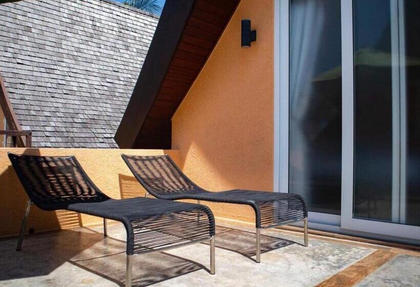 Курорт Siam Royal Bay Beach Villa And Beachfront Apartments