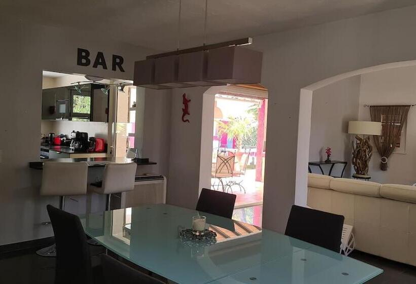 Ste Maxime Villa 5 Etoiles Piscine Chauffée Et Jacuzzi