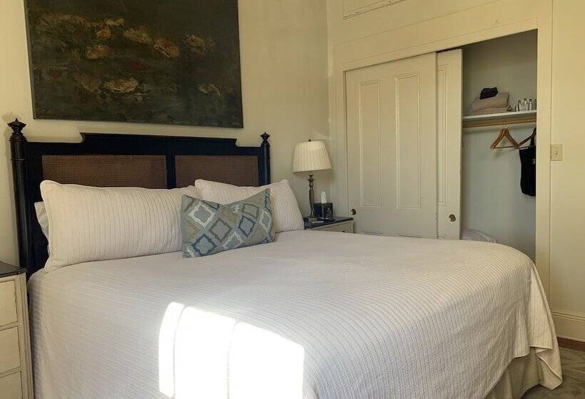 Terrell House Bed And Breakfast