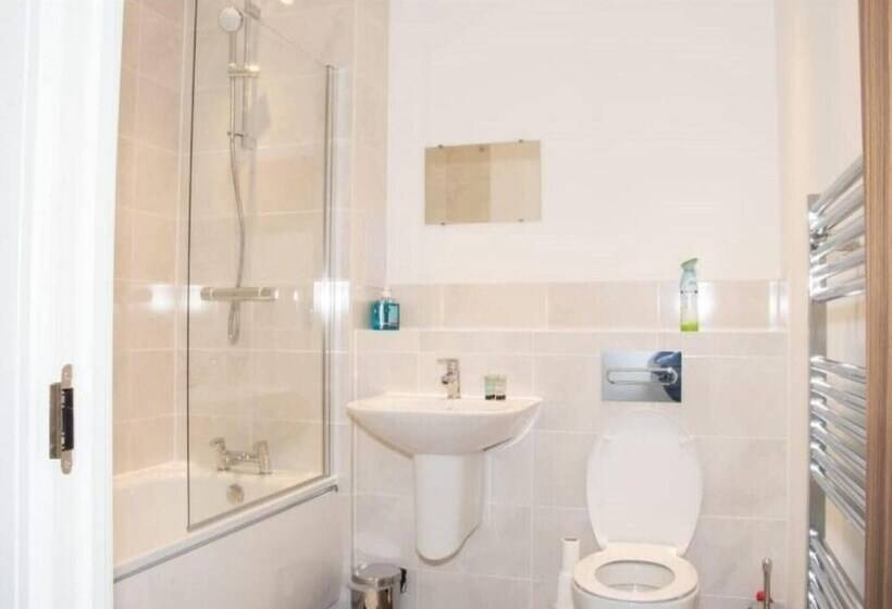 Tms Beautiful 2br Apartment! Ensuite! Lakeside
