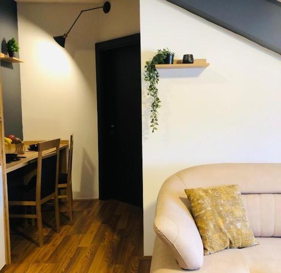 Urban Corner   Deluxe Apartments