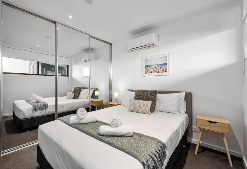 Wattle Beachside Apartment