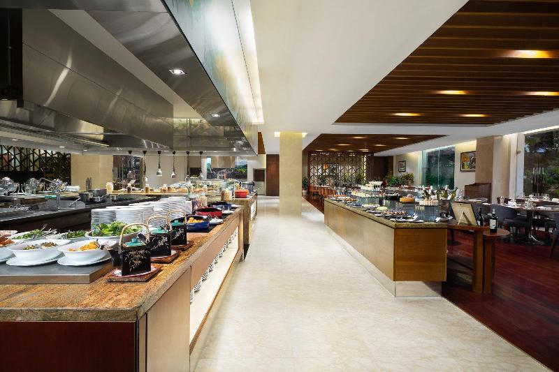 Crowne Plaza West Hanoi Residences