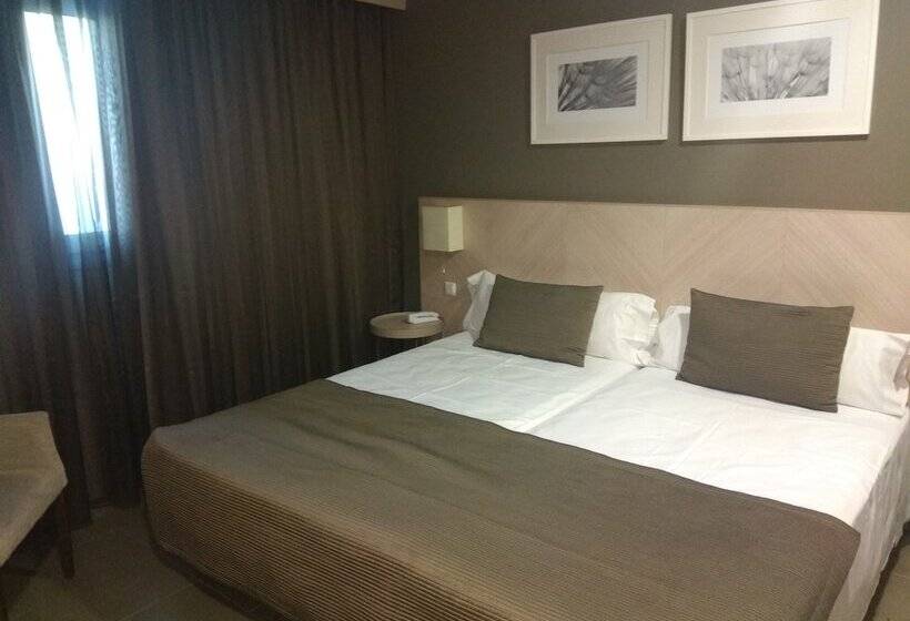 Отель Balneario De Gravalos