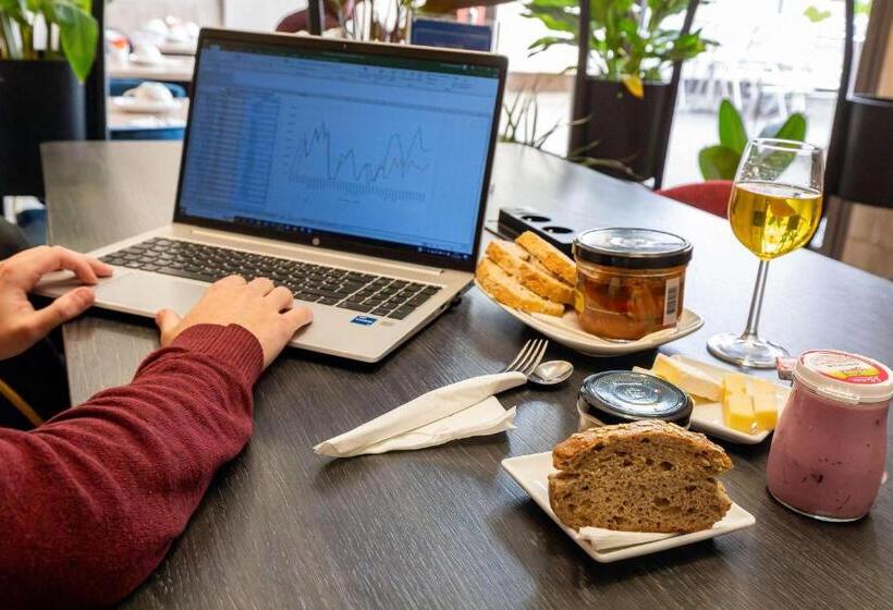 Отель Best Western Plus L Artist