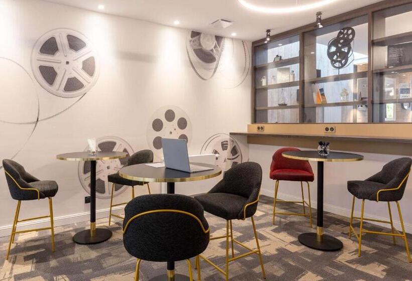 Отель Best Western Plus L Artist