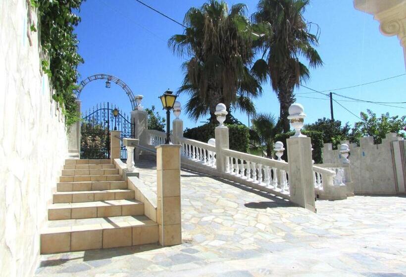 ホテル Castellino Studios