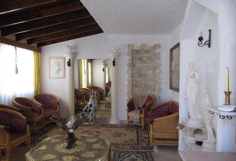 ホテル Castellino Studios