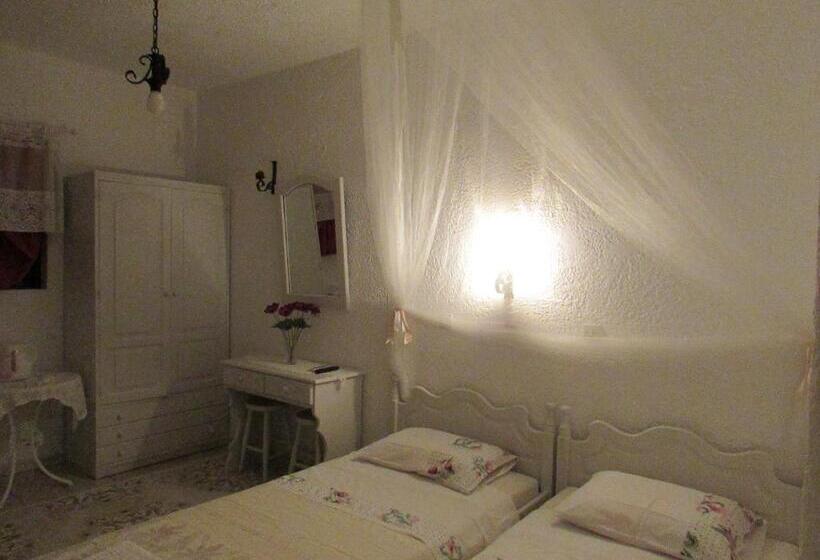 ホテル Castellino Studios