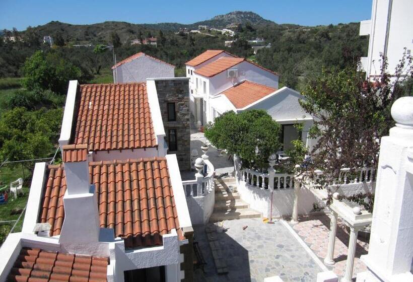 ホテル Castellino Studios