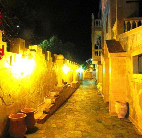 ホテル Castellino Studios