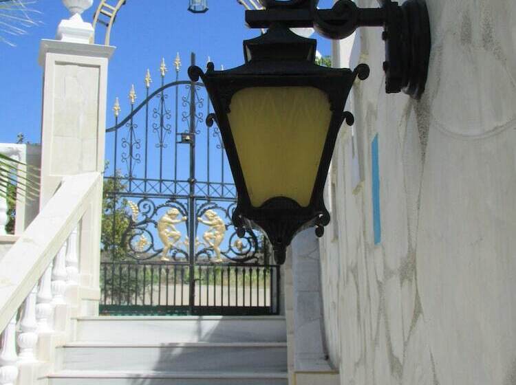 ホテル Castellino Studios