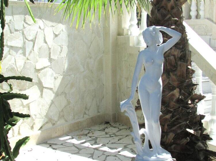 ホテル Castellino Studios