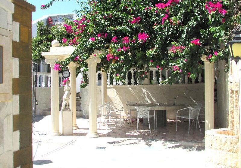 ホテル Castellino Studios