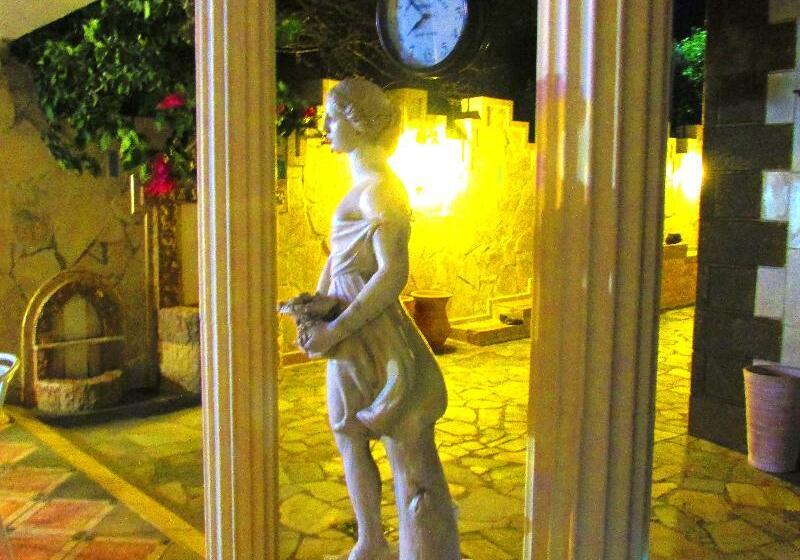 ホテル Castellino Studios