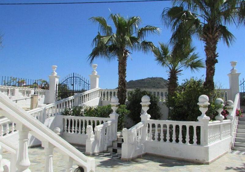 ホテル Castellino Studios