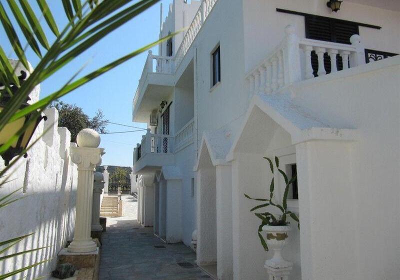 ホテル Castellino Studios