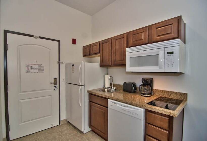 فندق Comfort Inn & Suites Barnesville   Frackville