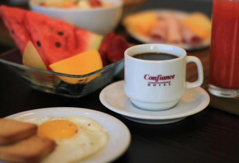 Отель Confiance Centro Civico