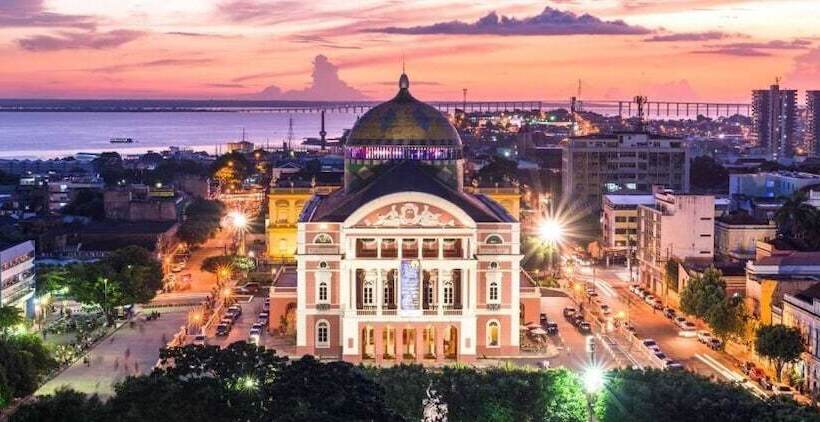 ホテル Dez De Julho