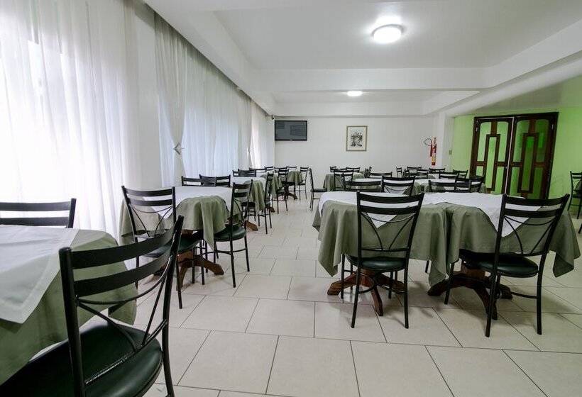 Отель Grand Prix