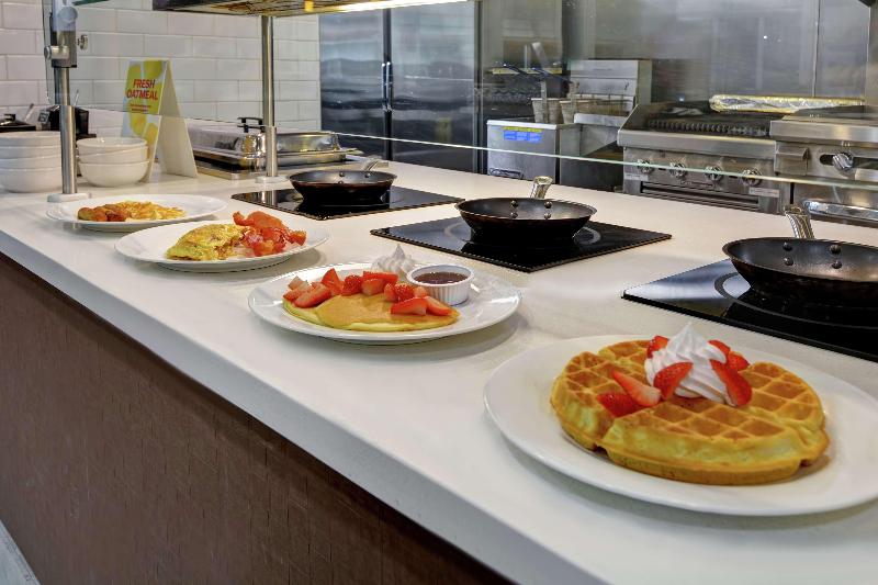 فندق Hilton Garden Inn Fayettevile