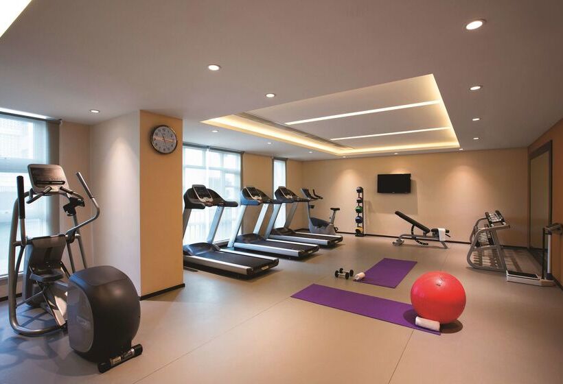 בית מלון כפרי Hilton Garden Inn Lijiang