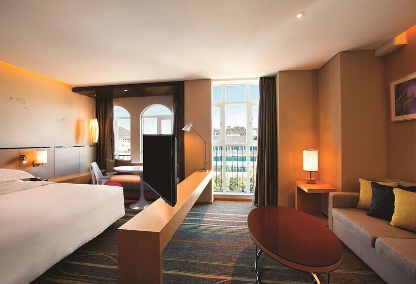 בית מלון כפרי Hilton Garden Inn Lijiang