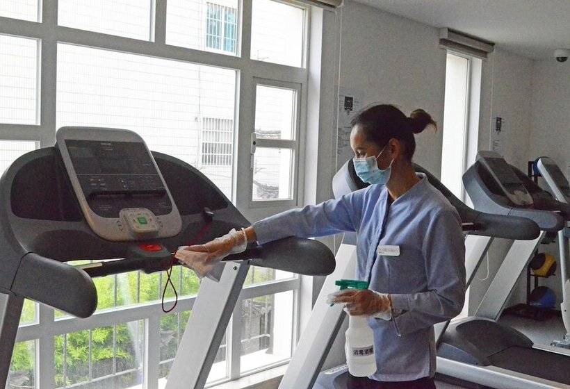 בית מלון כפרי Hilton Garden Inn Lijiang