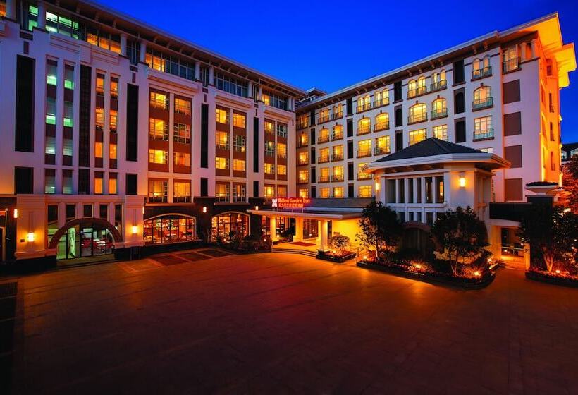בית מלון כפרי Hilton Garden Inn Lijiang